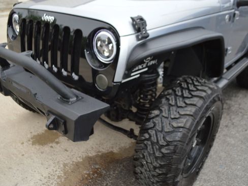 Used 2013 Jeep Wrangler Sport AWD/4WD image 3
