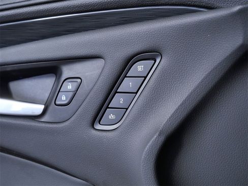 Used 2018 Buick Envision Premium image 27