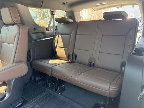 New 2026 Chevrolet Suburban High Country AWD/4WD image 28