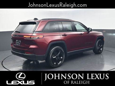 Used 2022 Jeep Grand Cherokee Altitude image 9