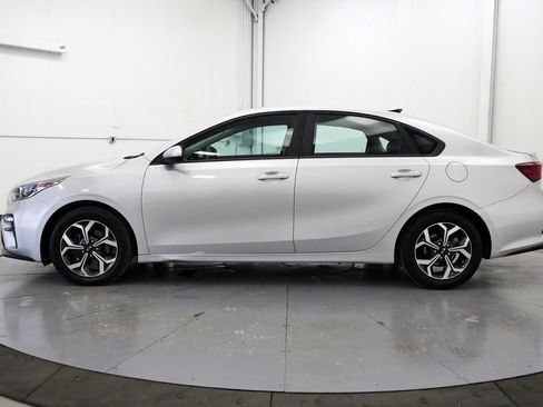 Used 2019 Kia Forte LXS FWD image 4