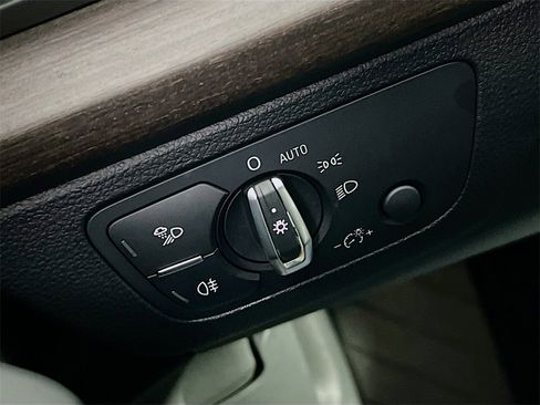 Used 2023 Audi Q5 e Premium Plus w/ Premium Plus Package image 10