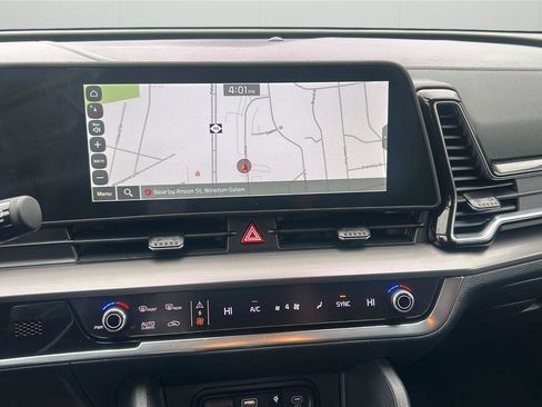 Used 2023 Kia Sportage EX image 16