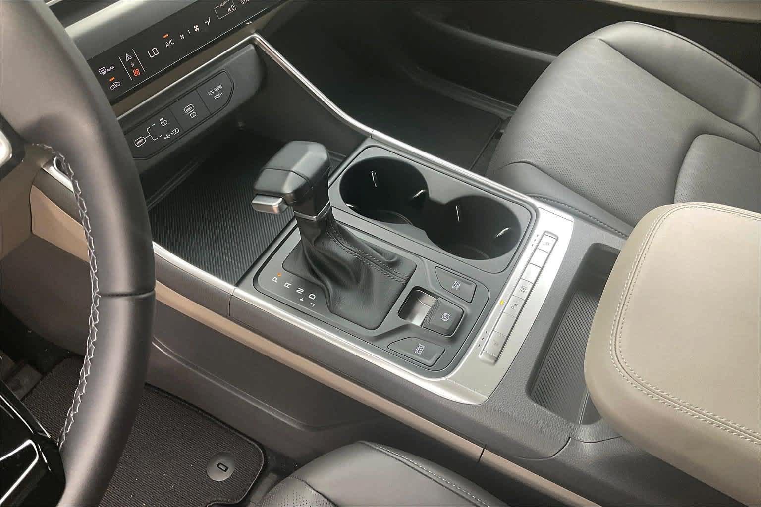 Certified 2026 Kia Carnival FWD image 14