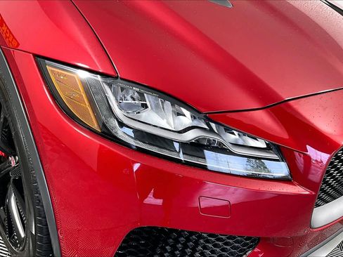 Used 2020 Jaguar F-PACE SVR image 26