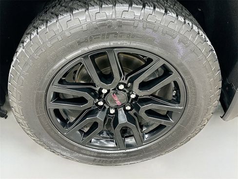 Used 2020 GMC Sierra 1500 Elevation w/ Elevation Value Package image 32