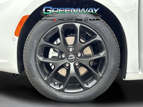 New 2026 Chrysler Pacifica Limited w/ S Appearance Package image 34