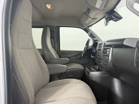 Used 2024 Chevrolet Express 3500 LT w/ LT Preferred Equipment Group RWD image 10