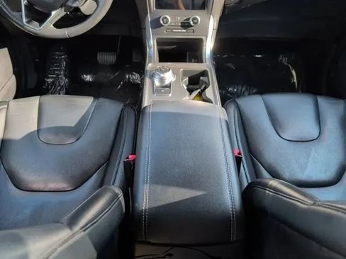 Used 2022 Ford Edge Titanium AWD/4WD image 22