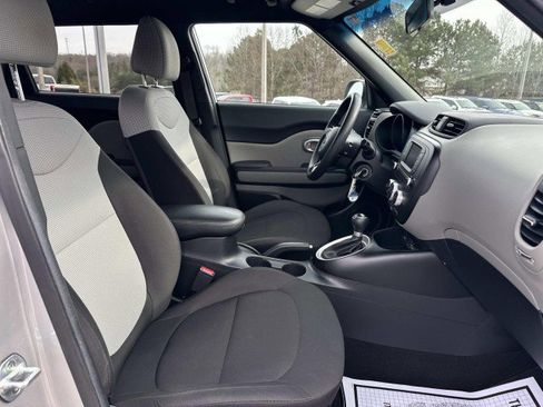Used 2018 Kia Soul image 13