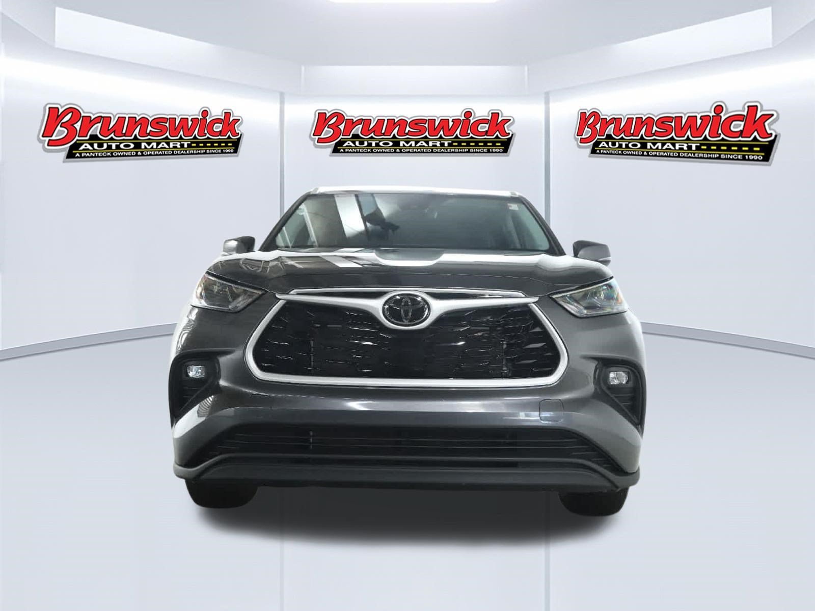 Used 2023 Toyota Highlander XLE FWD image 5