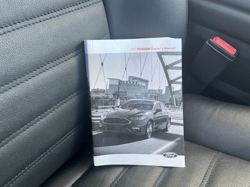 Used 2017 Ford Fusion SE w/ Fusion SE Technology Package image 38