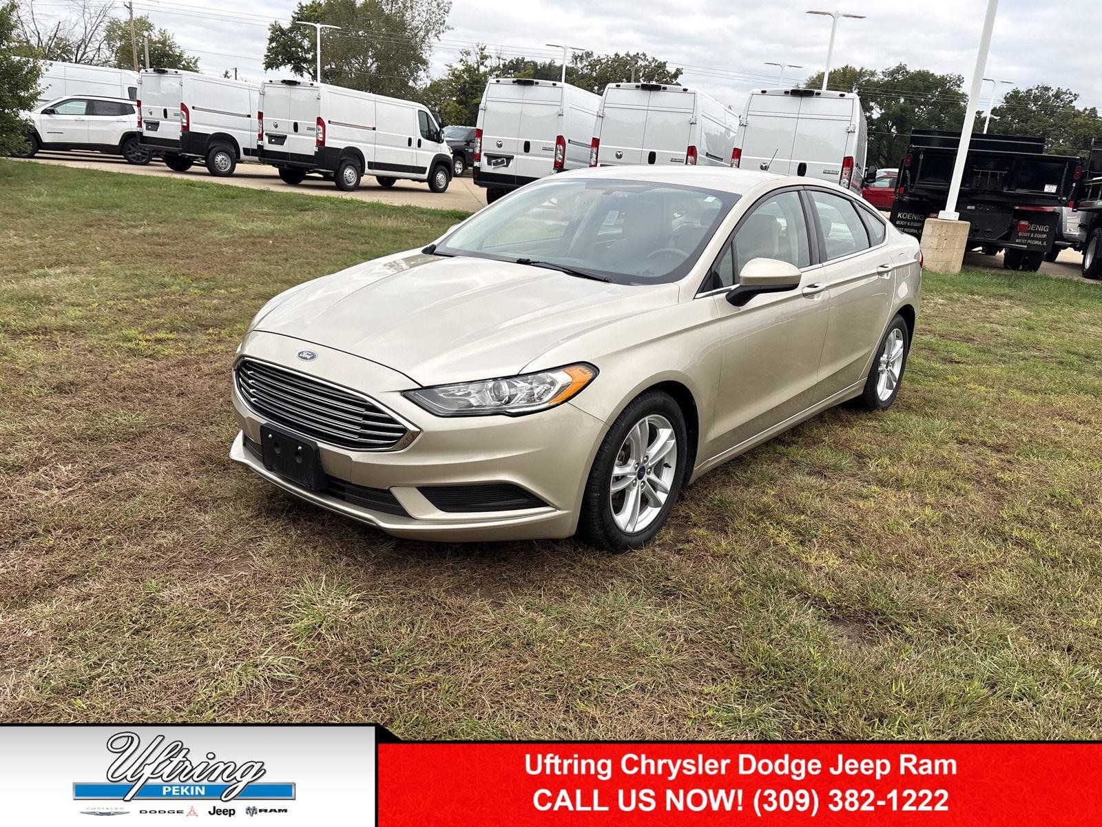 Used 2018 Ford Fusion SE FWD image 1