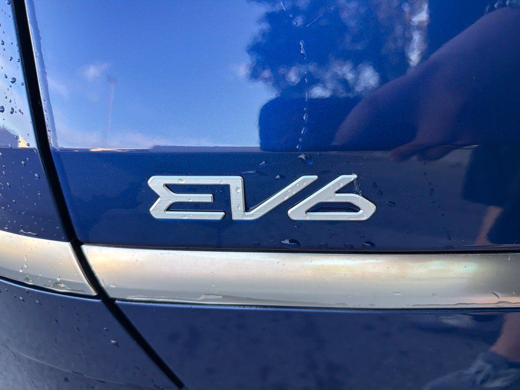 Used 2024 Kia EV6 Wind w/ Wind Technology Package AWD/4WD image 13