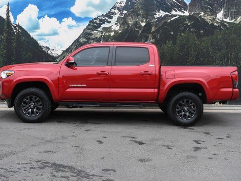 Certified 2023 Toyota Tacoma SR5 AWD/4WD image 7