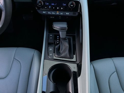 Used 2025 Hyundai Elantra Limited image 14