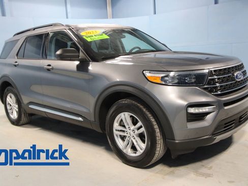 Used 2023 Ford Explorer XLT w/ Equipment Group 202A image 1