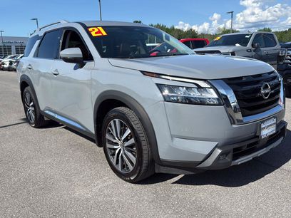 Used 2022 Nissan Pathfinder Platinum w/ Cargo Package