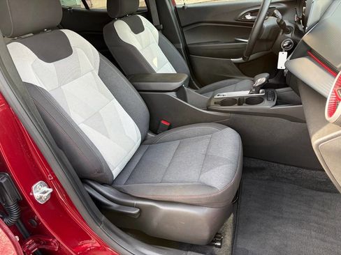 Used 2024 Chevrolet Trax RS w/ Driver Confidence Package image 10