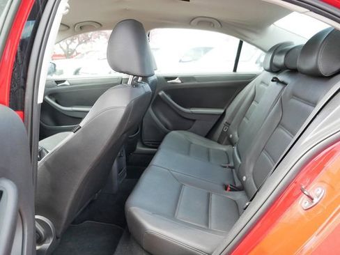 Used 2012 Volkswagen Jetta SE FWD image 17