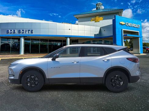New 2026 Chevrolet Blazer LT w/ Convenience Package FWD image 2