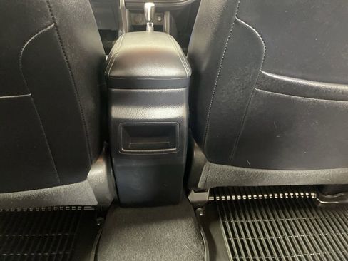 Used 2018 Toyota Corolla SE FWD image 20