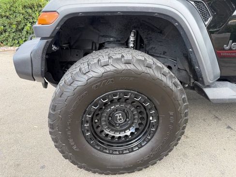 Used 2023 Jeep Wrangler Unlimited Sport AWD/4WD image 7