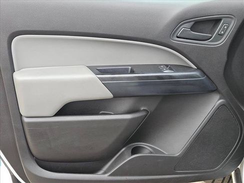 Used 2018 Chevrolet Colorado W/T w/ WT Convenience Package RWD image 11