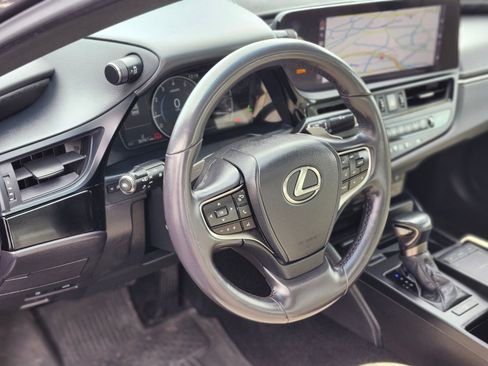 Used 2022 Lexus ES 250 w/ Premium Package image 21