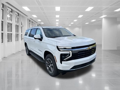 New 2025 Chevrolet Suburban LS image 3
