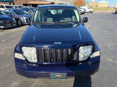 Used 2012 Jeep Liberty Sport image 9