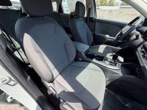 Used 2025 Kia K4 FWD image 35