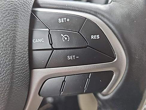 Certified 2020 Jeep Grand Cherokee Limited w/ Premium Lighting Group image 35