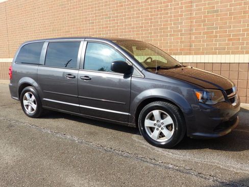 Used 2017 Dodge Grand Caravan SE w/ Power Window Group image 12
