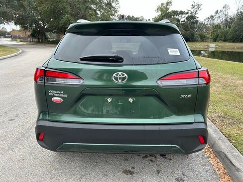Certified 2025 Toyota Corolla Cross XLE image 4