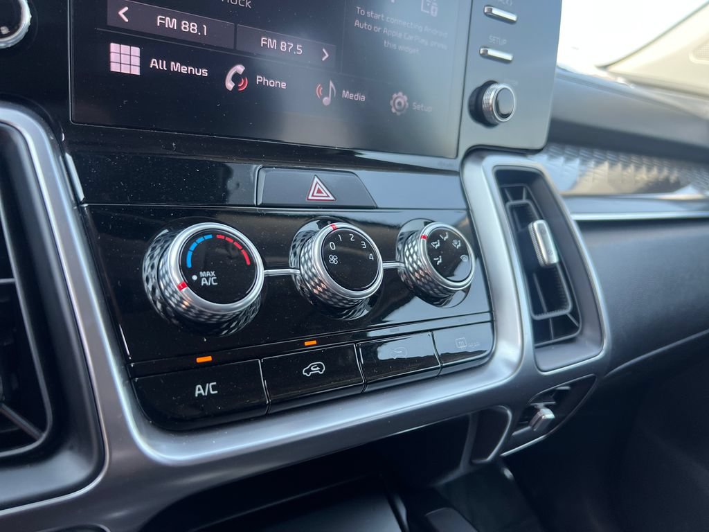 Certified 2023 Kia Sorento LX AWD/4WD image 20