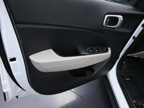 Certified 2026 Hyundai Venue SEL FWD image 14