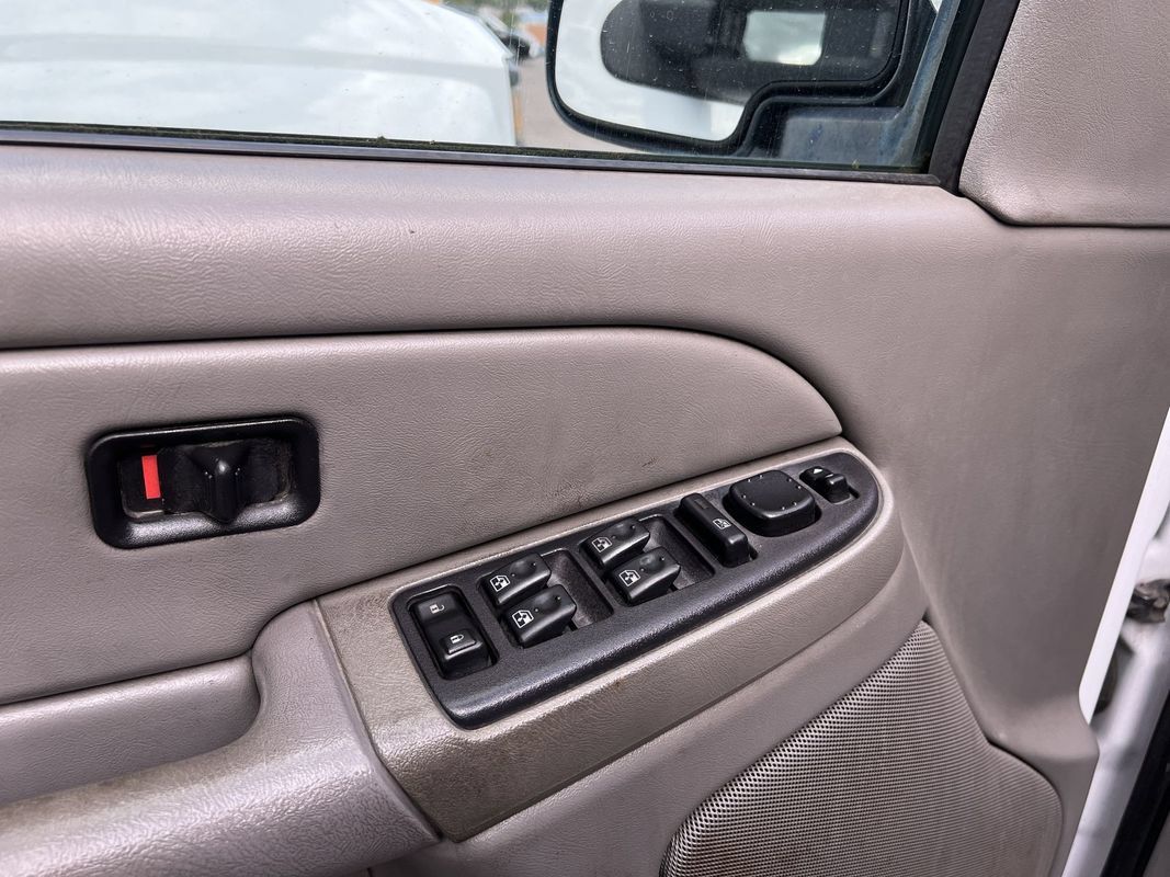 Used 2004 GMC Yukon SLE RWD image 15