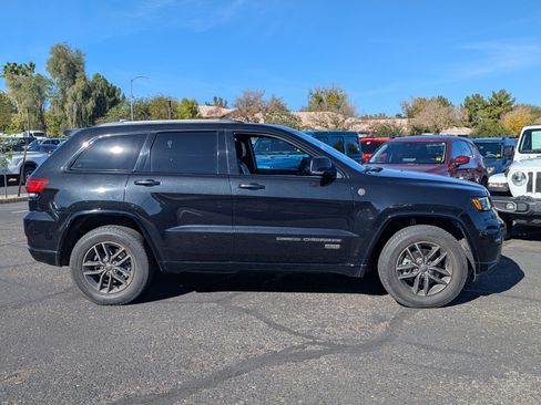 Used 2016 Jeep Grand Cherokee Limited 75th Anniversary image 5