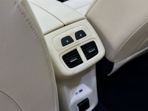 Used 2022 Buick Envision Avenir w/ Technology Package II image 27