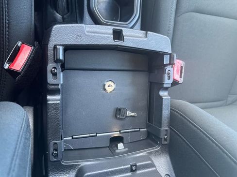 Used 2021 Jeep Gladiator Sport image 18