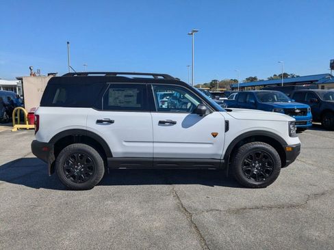 New 2025 Ford Bronco Sport Badlands w/ Badlands Tech Package AWD/4WD image 3