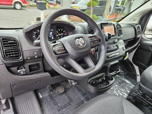 Used 2025 RAM ProMaster 2500 w/ Convenience Group image 18