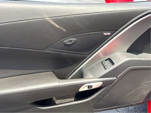 Used 2016 Chevrolet Corvette Stingray Convertible RWD image 11