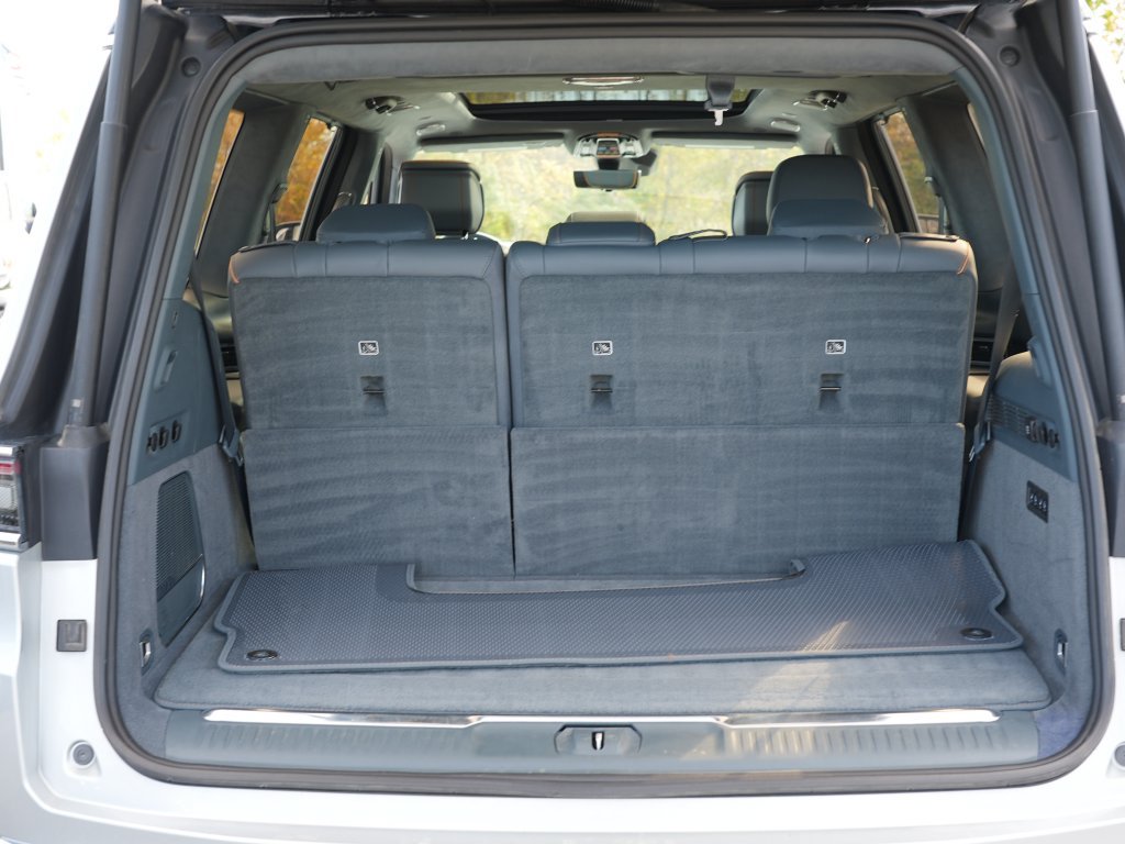 Used 2023 Jeep Grand Wagoneer Series III AWD/4WD image 28