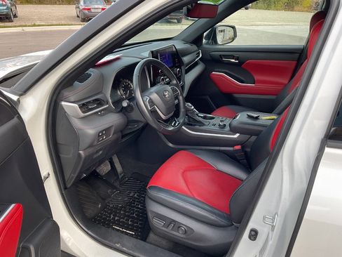 Used 2023 Toyota Highlander XSE image 14