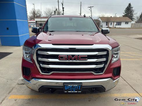 Used 2020 GMC Sierra 1500 SLE w/ SLE Value Package image 3