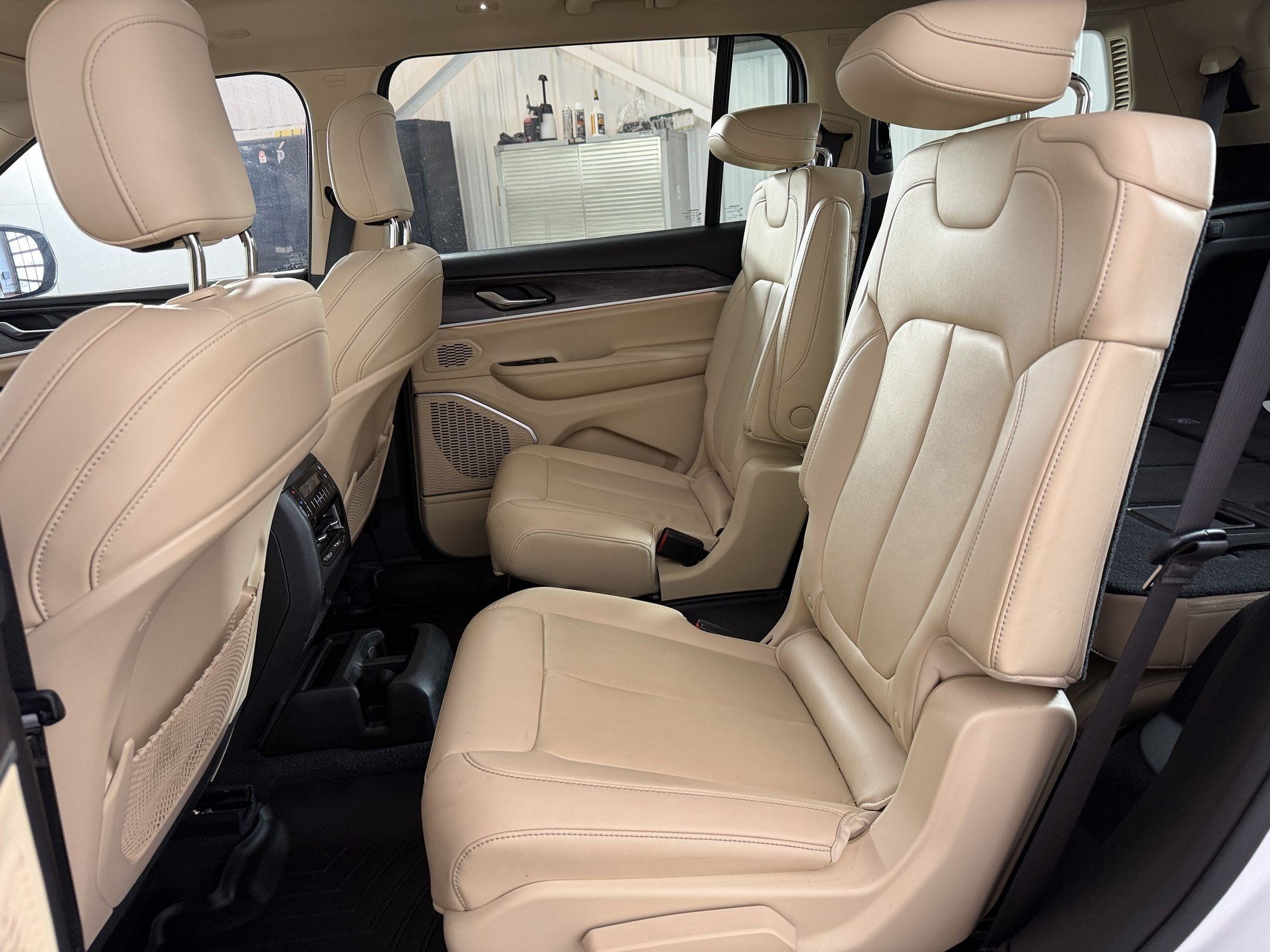 Used 2021 Jeep Grand Cherokee L Limited AWD/4WD image 23