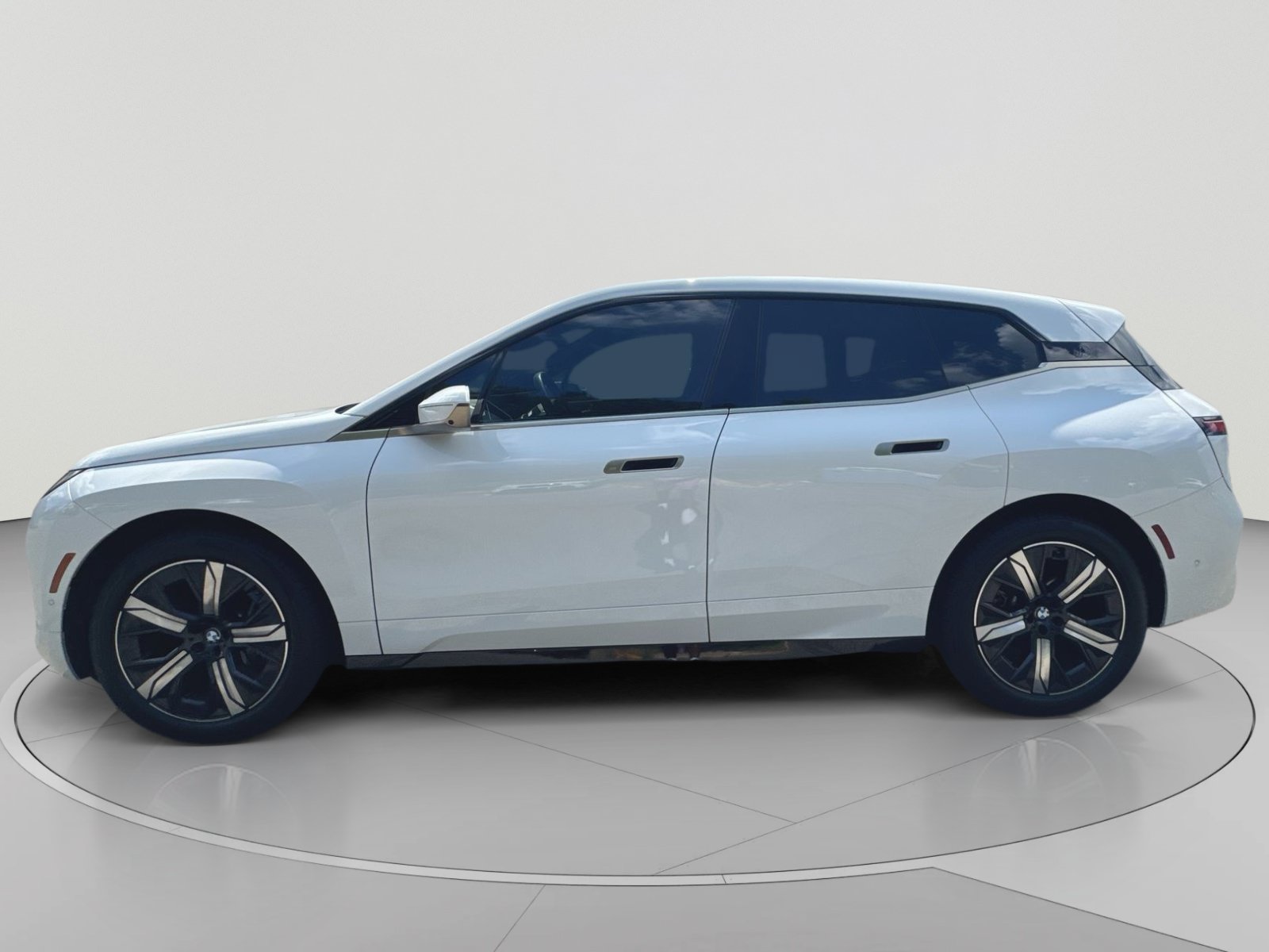 Used 2026 BMW iX xDrive60 AWD/4WD image 8