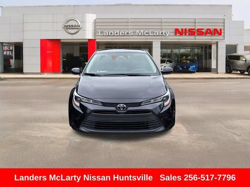Used 2024 Toyota Corolla LE FWD image 2